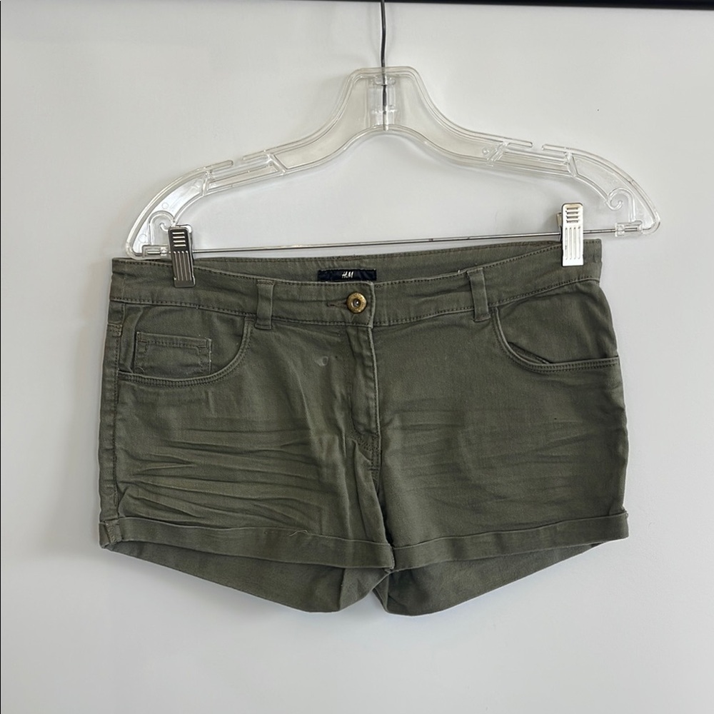 H&M Green Jean Shorts Slim Fit Cuffed Size 6